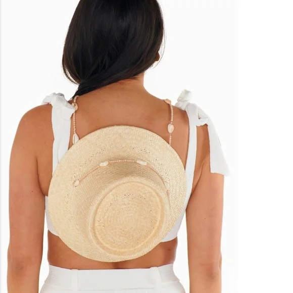 New Wyeth Seashell-Embellished Chin Strap Natural Straw Bucket Hat One Size NWT